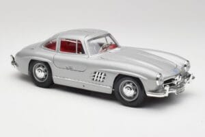 Mercedes 300 SL W198 Gullwing Silver Gris Bburago 1:18 3513 Metal - imagen 6 de 8