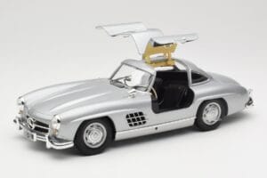 Mercedes 300 SL W198 Gullwing Plata Minichamps 1:18 110037210 Metal - imagen 2 de 8