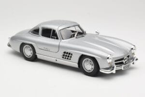 Mercedes 300 SL W198 Gullwing Plata Minichamps 1:18 110037210 Metal - imagen 6 de 8