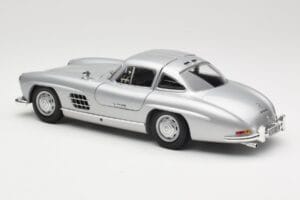 Mercedes 300 SL W198 Gullwing Plata Minichamps 1:18 110037210 Metal - imagen 7 de 8