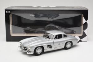 Mercedes 300 SL W198 Gullwing Plata Minichamps 1:18 110037210 Metal - imagen 8 de 8