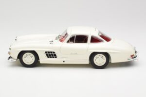 Mercedes 300 SL W198 Blanco Minichamps 1:18 180039006 Metal - imagen 4 de 8