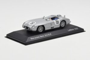 Mercedes 300 SLR #19 J.M. Fangio / S. Moss 24 Hours of Le Mans 1955 Minichamps 1:43 B66040253 Metal - imagen 2 de 4