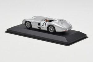 Mercedes 300 SLR #21 K. Kling / A. Simon 24 Hours of Le Mans 1955 Minichamps 1:43 432553021 Metal - imagen 3 de 4