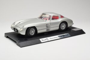 Mercedes 300 SLR Plata Revell 1:12 08851 Metal