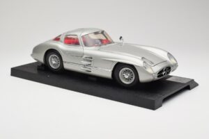 Mercedes 300 SLR Plata Revell 1:12 08851 Metal - imagen 6 de 8