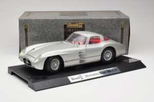 Mercedes 300 SLR Plata Revell 1:12 08851 Metal - imagen 8 de 8