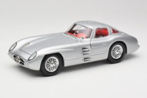 Mercedes 300 SLR Uhlenhaut Coupe Plateado Maisto 1:18 36898 Metal