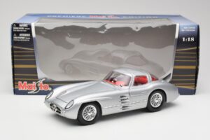 Mercedes 300 SLR Uhlenhaut Coupe Plateado Maisto 1:18 36898 Metal - imagen 8 de 8