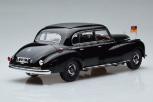 Mercedes 300 W186 Konrad Adenauer Norev 1:18 183707 Metal - imagen 3 de 9