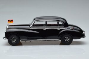 Mercedes 300 W186 Konrad Adenauer Norev 1:18 183707 Metal - imagen 5 de 9