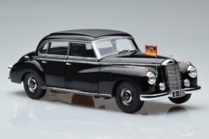 Mercedes 300 W186 Konrad Adenauer Norev 1:18 183707 Metal - imagen 6 de 9