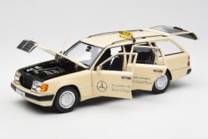 Mercedes 300D S124 T-Model Marfil Claro Taxi Edición Dealer Norev 1:18 B66040702 Metal - imagen 2 de 8
