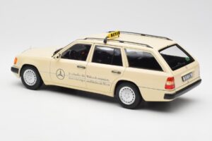 Mercedes 300D S124 T-Model Marfil Claro Taxi Edición Dealer Norev 1:18 B66040702 Metal - imagen 7 de 8