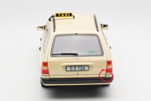 Mercedes 300D S124 T-Model Marfil Claro Taxi Edición Dealer Norev 1:18 B66040702 Metal - imagen 8 de 8