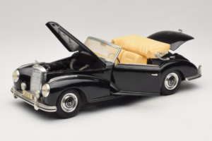 Mercedes 300S Negro Maisto 1:18 52116-P1 Metal - imagen 2 de 8