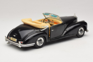 Mercedes 300S Negro Maisto 1:18 52116-P1 Metal - imagen 3 de 8