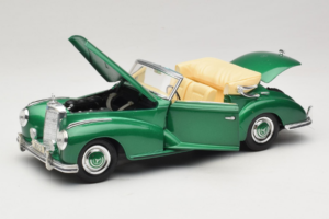 Mercedes 300S Cabriolet Green Metallic Maisto 1:18 52116 Metal - imagen 2 de 7
