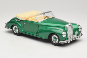 Mercedes 300S Cabriolet Green Metallic Maisto 1:18 52116 Metal - imagen 5 de 7
