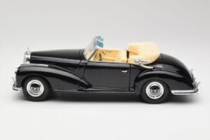 Mercedes 300SC W188 Obsidian Negro Maisto 1:18 806B Metal - imagen 4 de 8