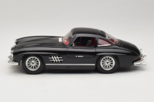 Mercedes 300SL Negro Bburago 1:18 3015-M3 Metal - imagen 4 de 8