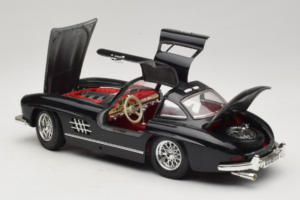 Mercedes 300SL Negro Bburago 1:18 3015-M3 Metal - imagen 5 de 8