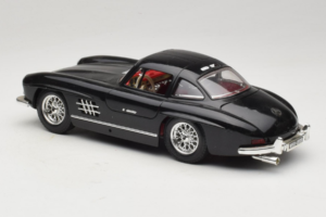 Mercedes 300SL Negro Bburago 1:18 3015-M3 Metal - imagen 7 de 8