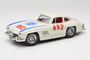 Mercedes 300SL #452 Mille Miglia 1955 Blanco Bburago 1:18 3015-M2 Metal