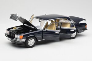Mercedes 450 SEL 6.9 W116 Azul Oscuro Revell 1:18 8956 Metal - imagen 2 de 8