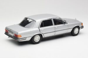 Mercedes 450 SEL 6.9 W116 Plata Revell 1:18 8955 Metal - imagen 3 de 8