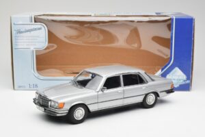 Mercedes 450 SEL 6.9 W116 Plata Revell 1:18 8955 Metal - imagen 8 de 8