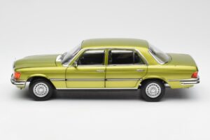 Mercedes 450 SEL W116 Citrus Verde Edición Dealer Norev 1:18 B66040683 Metal - imagen 4 de 8