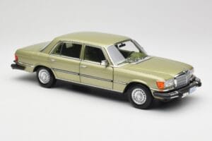 Mercedes 450 SEL W116 J.R. Ewing Dallas Verde Plata Norev 1:18 183975 Metal - imagen 4 de 8