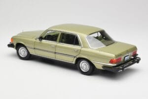 Mercedes 450 SEL W116 J.R. Ewing Dallas Verde Plata Norev 1:18 183975 Metal - imagen 6 de 8