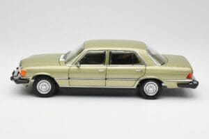 Mercedes 450 SEL W116 J.R. Ewing Dallas Verde Plata Norev 1:18 183975 Metal - imagen 7 de 8
