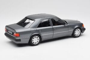 Mercedes 500 E W124 Pearl Gris Norev 1:18 183946 Metal - imagen 3 de 8