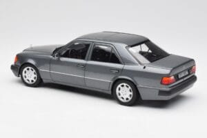 Mercedes 500 E W124 Pearl Gris Norev 1:18 183946 Metal - imagen 7 de 8