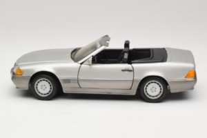 Mercedes SL 500 R129 Plata Revell 1:18 8801-P1 Metal - imagen 4 de 8