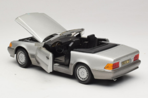 Mercedes SL 500 R129 Plata Revell 1:18 8801-P1 Metal - imagen 5 de 8