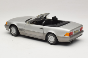 Mercedes SL 500 R129 Plata Revell 1:18 8801-P1 Metal - imagen 7 de 8