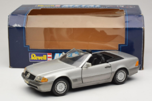 Mercedes SL 500 R129 Plata Revell 1:18 8801-P1 Metal - imagen 8 de 8