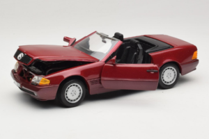 Mercedes 500 SL R129 Rojo Oscuro Revell 1:18 8801 Metal - imagen 2 de 8