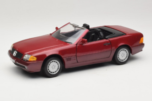 Mercedes 500 SL R129 Rojo Oscuro Revell 1:18 8801 Metal
