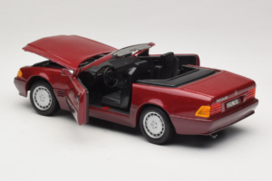 Mercedes 500 SL R129 Rojo Oscuro Revell 1:18 8801 Metal - imagen 5 de 8