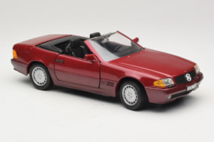 Mercedes 500 SL R129 Rojo Oscuro Revell 1:18 8801 Metal - imagen 6 de 8