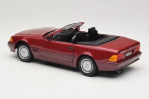 Mercedes 500 SL R129 Rojo Oscuro Revell 1:18 8801 Metal - imagen 7 de 8