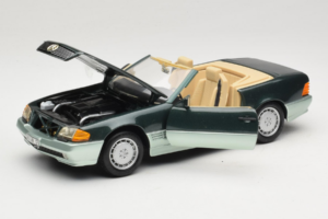 Mercedes 500 SL R129 Verde Plata Revell 1:18 8802 Metal - imagen 2 de 8