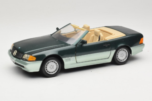 Mercedes 500 SL R129 Verde Plata Revell 1:18 8802 Metal