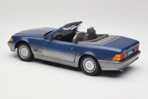 Mercedes SL 500 R129 Nautic Blue Metallic Revell 1:18 8081 Metal - imagen 7 de 8