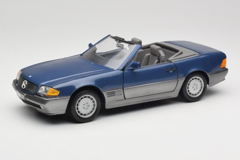 Mercedes SL 500 R129 Nautic Blue Metallic Revell 1:18 8081 Metal